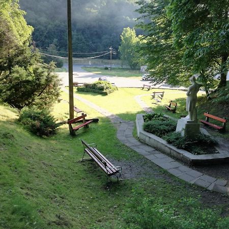 Апартаменты Parva Foresta Мишкольц Экстерьер фото